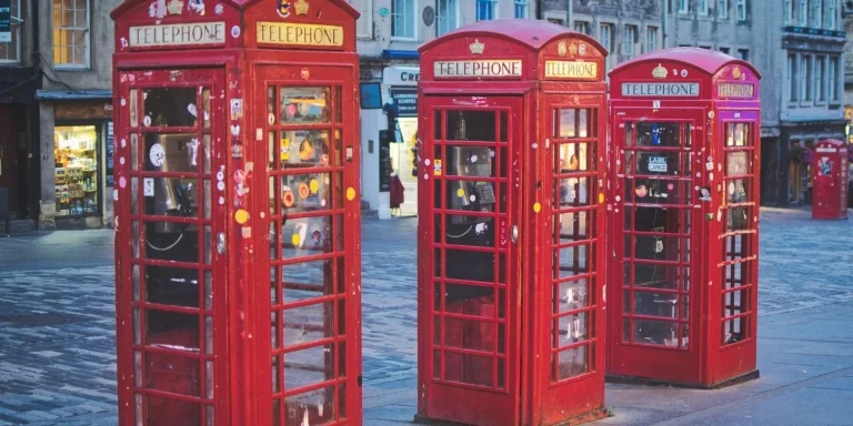 Telephone booth