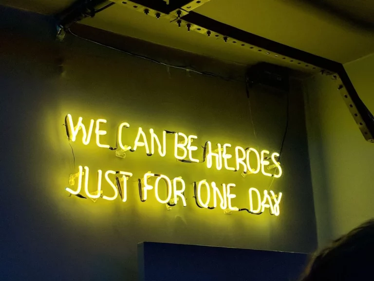 heroes neon