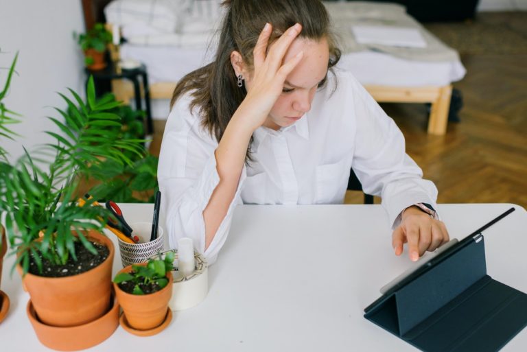 pexels ksenia chernaya 7695200