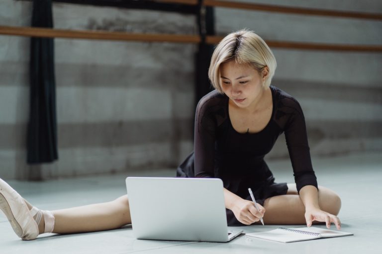 pexels budgeron bach 5149646