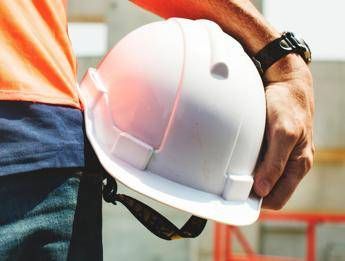 incidente sul lavoro a bergamo morto operaio 27enne 2