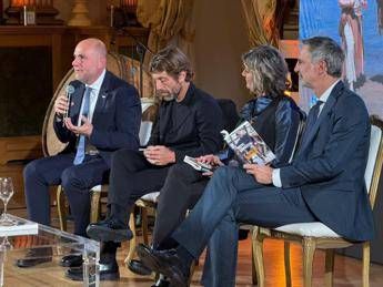 libri presentato a roma il paese delle tradizioni di beppe convertini 2