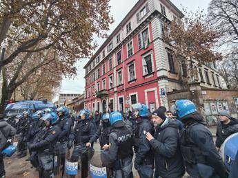 askatasuna sgombero dopo 30 anni da guerriglia no tav al raid a la stampa 2