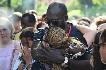 fallou sall ucciso per aver difeso un amico 11 anni a imputato 16enne il padre una vergogna 2