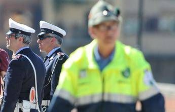 firenze macabra scoperta cadavere nascosto in un baule in casa anche la madre denutrita 2