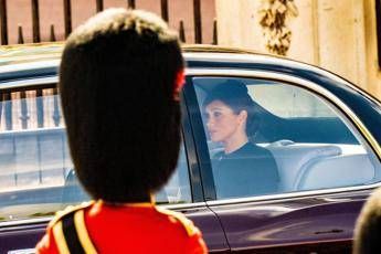 meghan potrebbe far visita presto con i figli a re carlo 2