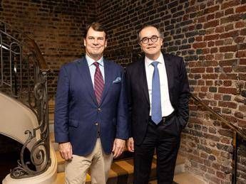 renault group e ford avviano una nuova alleanza strategica per lelettrico europeo 2