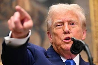 trump fa causa alla bbc chiesti 10 miliardi di dollari 2