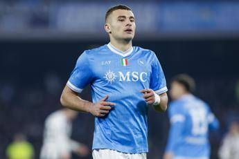 napoli verona rigore e momentaneo 0 2 dei gialloblu tra le proteste cose successo 2