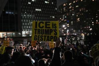 usa donna uccisa a minneapolis da agente ice proteste in diverse citta 2